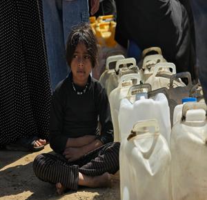 نازحون يعتصمون للمطالبة بإنهاء أزمة مياه الشرب في خان يونس جنوب قطاع غزة