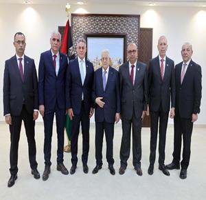 أعضاء مجلس إدارة سلطة النقد يؤدون اليمين القانونية أمام الرئيس محمود عباس