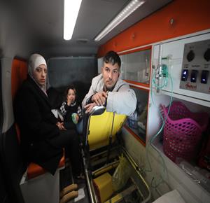 خروج عدد من المرضى ومرافقيهم إلى معبر رفح  لليوم الثاني للسفر من أجل تلقي العلاج في الخارج