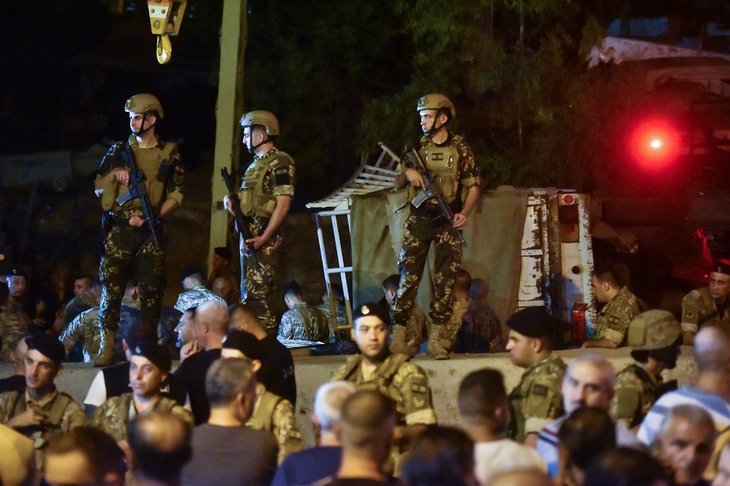 الجيش اللبناني ينتشر في مكان الحادثة (تصوير: أ ف ب)