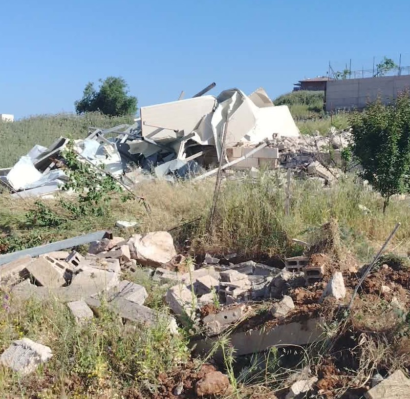 هدم المنزل في الجلزون من قبل آليات الاحتلال