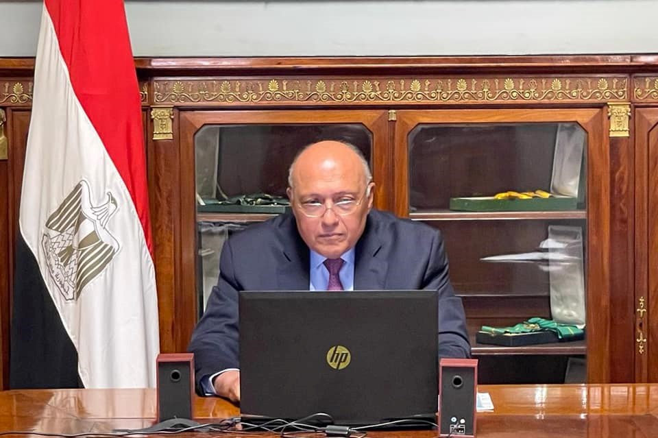 وزير الخارجية المصري سامح شكري خلال مشاركته في الاجتماع
