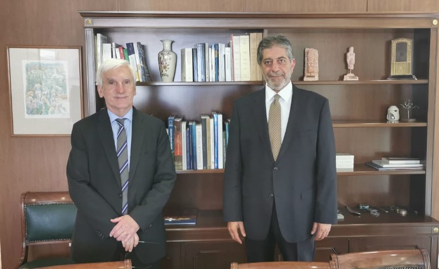 السفير طوباسي لدى لقائه سكرتير عام وزارة الخارجية اليونانية