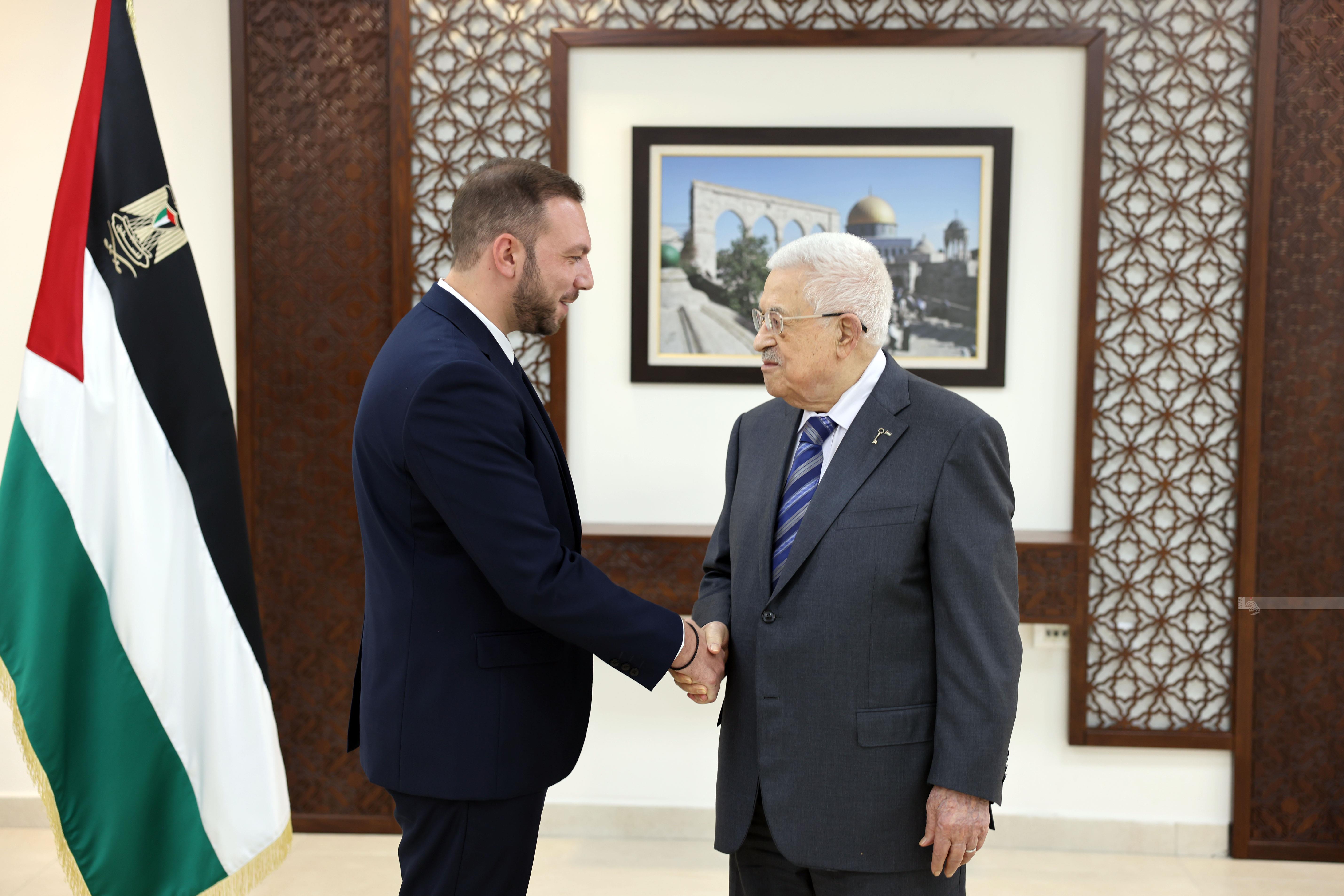 الرئيس يتقبل أوراق اعتماد رئيس مكتب تمثيل قبرص لدى دولة فلسطين