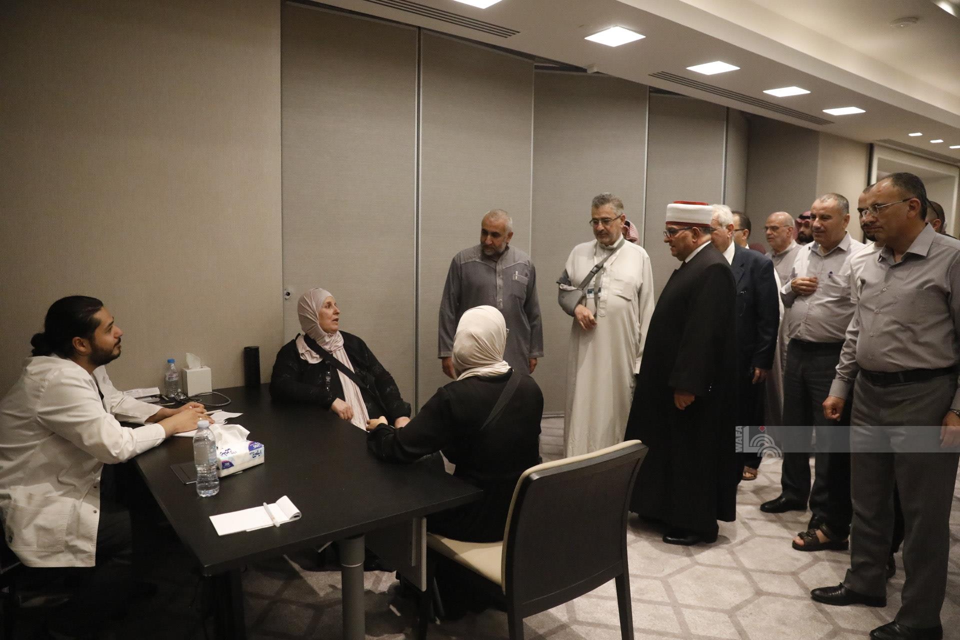 وزير الأوقاف يطمئن على حجاج مكرمة خادم الحرمين الشريفين (تصوير: مصطفى أبو دية/ وفا)