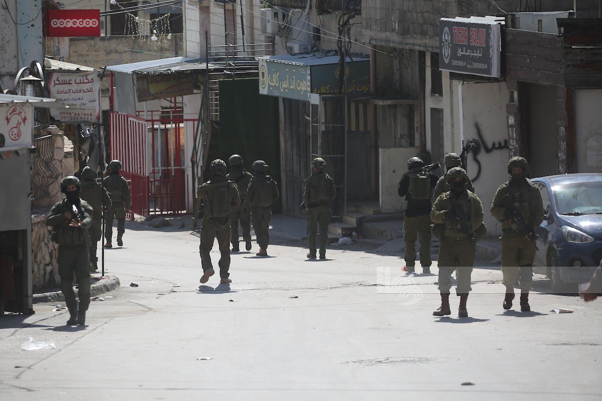 قوات الاحتلال الإسرائيلي تواصل عدوانها على مخيم عسكر القديم شرق نابلس (وفا)